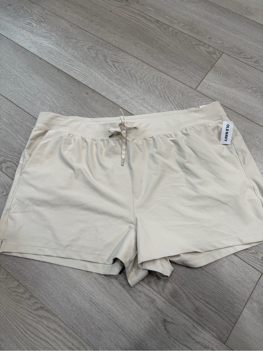 Old Navy Women's Light Cream Drawstring Active Shorts